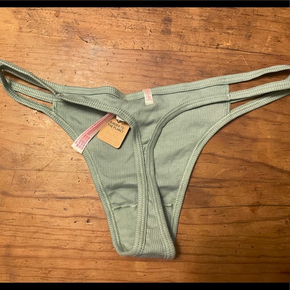 VS PINK Cotton Thong Panty - Picture 4 of 4